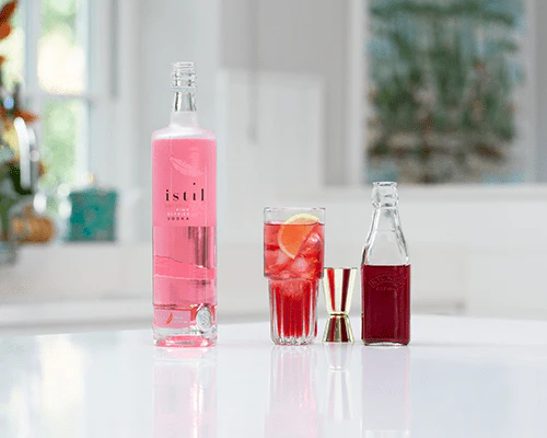 Istil 38 Pink Berries Irish Vodka 70cl - Image 2